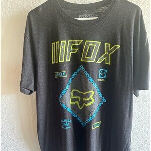 SOLD!! Men’s Fox Shirt Size XL